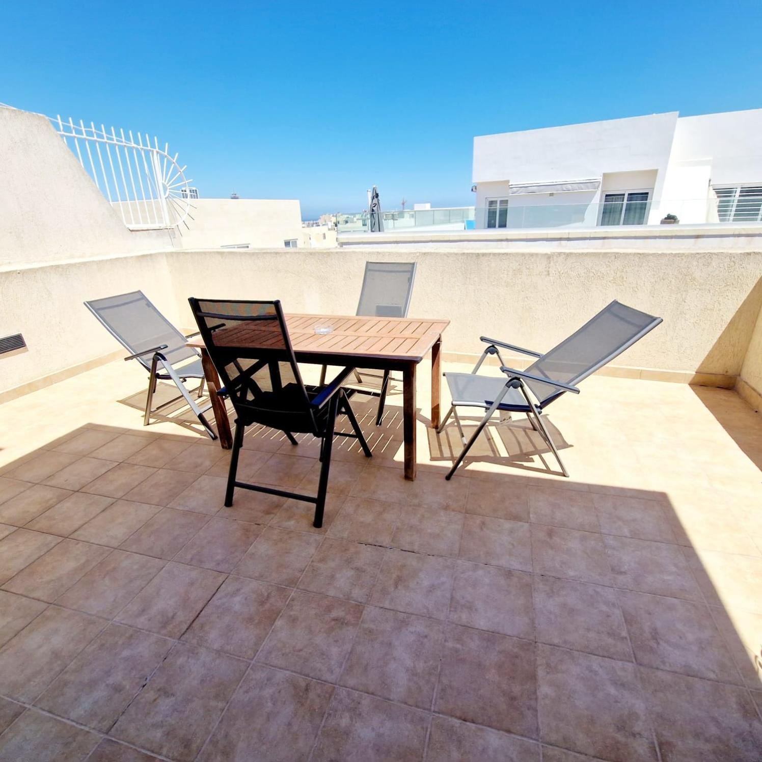 Spacious Central Sliema Penthouse Lägenhet Exteriör bild